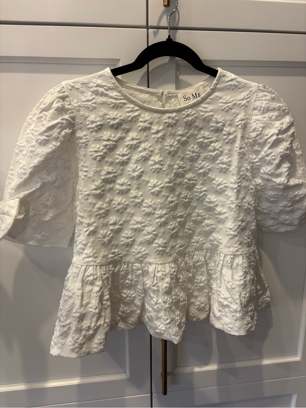 So Me White Floral Embroidered Peplum Blouse